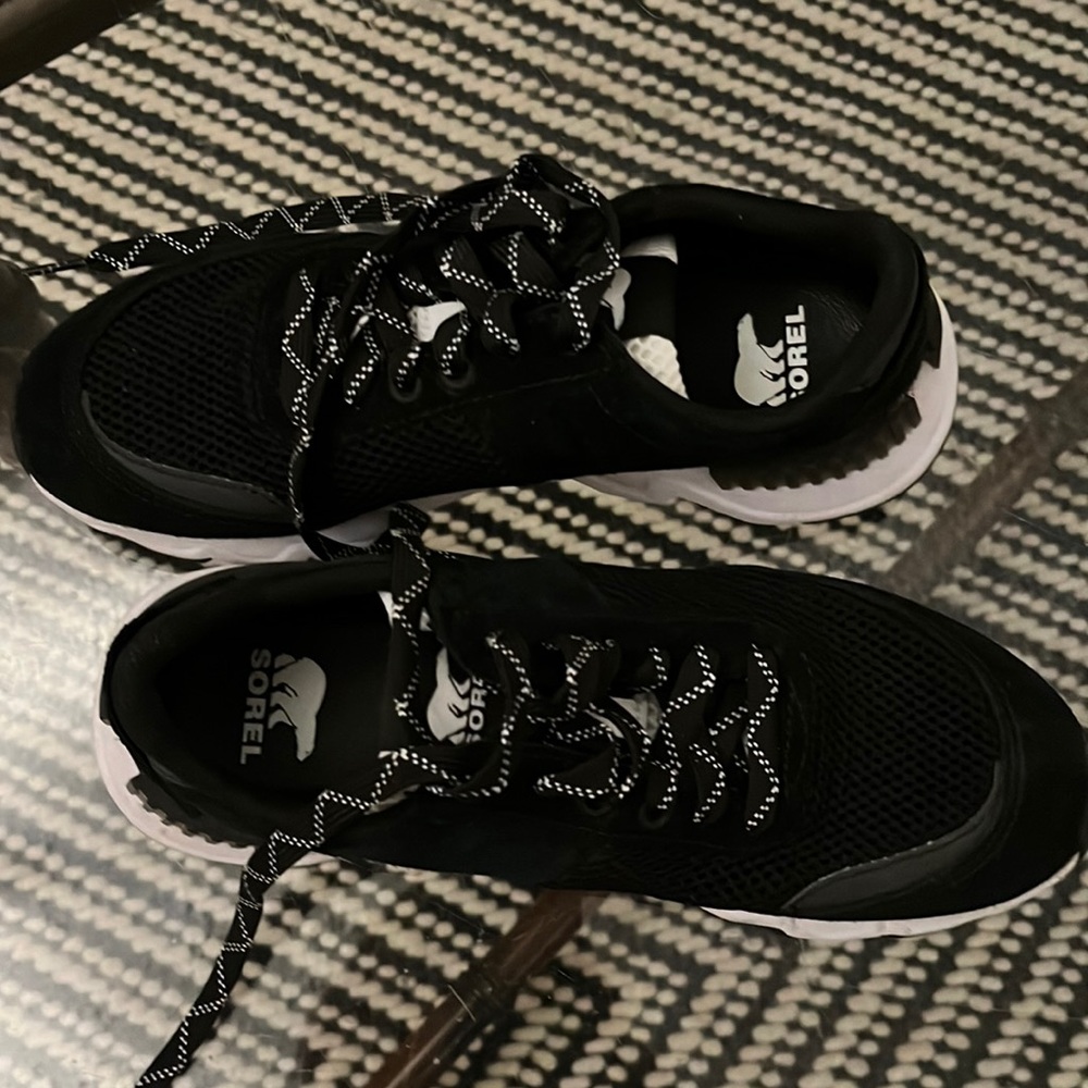 Black ready run Sorels! Great condition lightly worn handful times!